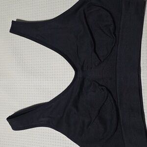 NWT Hanes Black Cozy Seamless Comfort Pullover‎ Bra Large